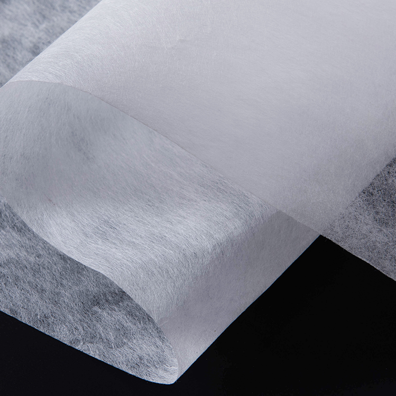 Vyšívaná netkaná látka Vyšívaná netkaná látka