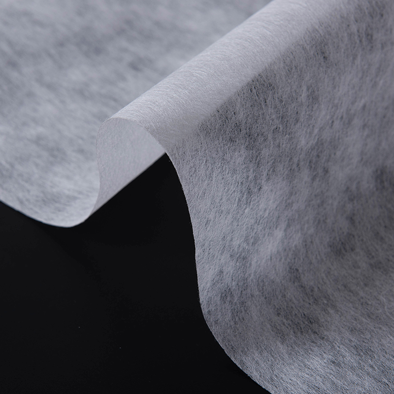 Vyšívaná netkaná látka Vyšívaná netkaná látka